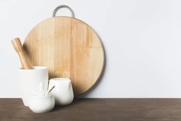 Kochgeschirr aus Keramik und Holz — Stockfoto