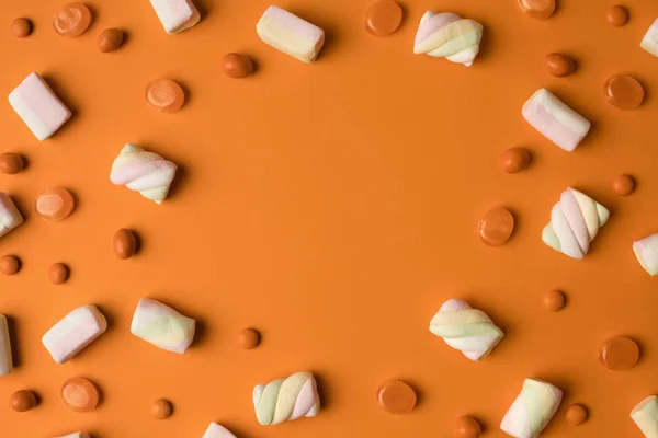 Halloween-Bonbons und Marshmallows — Stockfoto