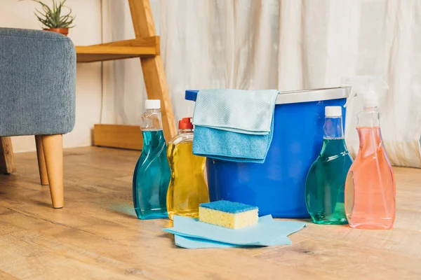 Cleaning products and bucket — Stock Photo