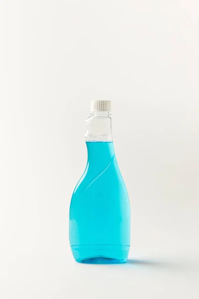 Botella de líquido de limpieza - foto de stock