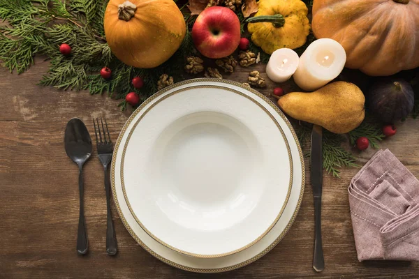 Served table with autumn decor — Stock Photo