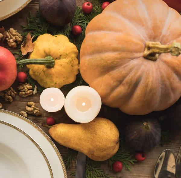 Served table with autumn decor — Stock Photo