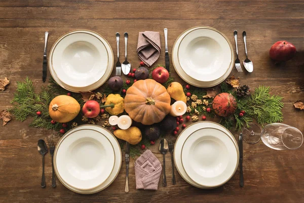 Served table with autumn decor — Stock Photo