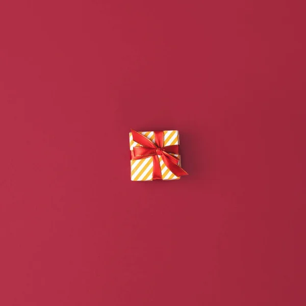 Christmas gift with ribbon — Stock Photo