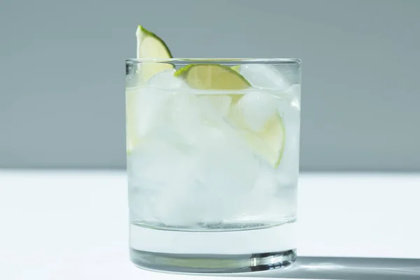 Gin Tonic cocktail — Stock Photo