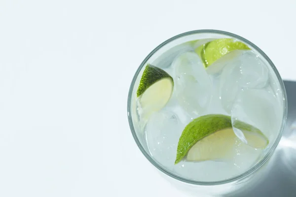 Gin Tonic cocktail — Stock Photo