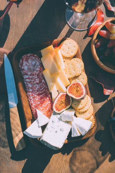 Wine snacks — Stock Photo