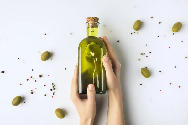 Bouteille d'huile d'olive — Photo de stock