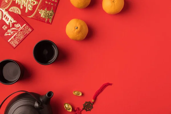 Oriental decorations and tea set — Stock Photo
