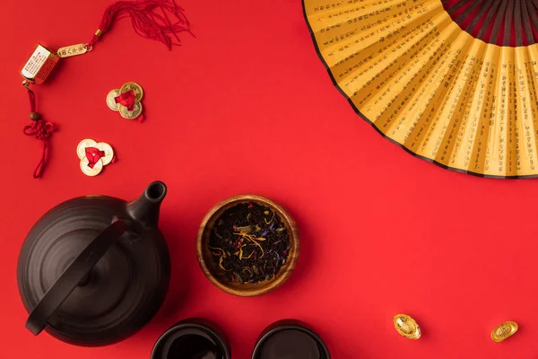 Oriental decorations and tea set — Stock Photo