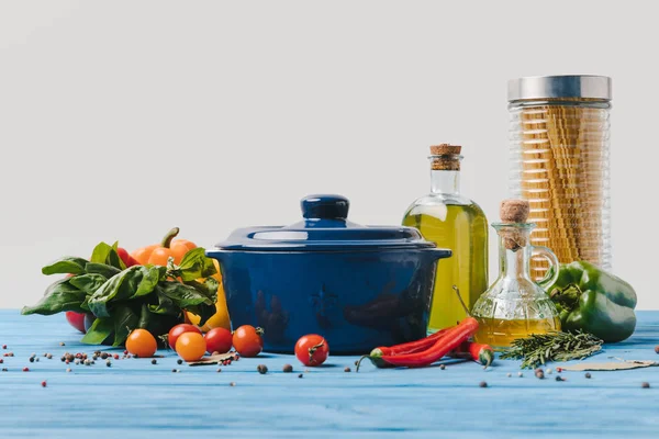 Ingredients for cooking pasta with vegetables on table — Stock Photo