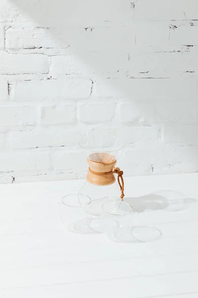 High angle view of empty glass mugs and chemex — Stock Photo