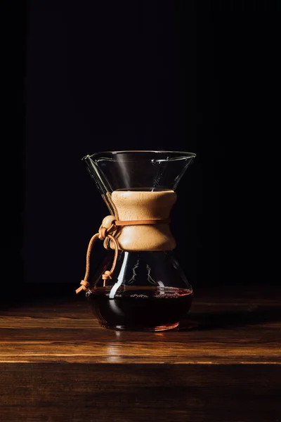 Vista frontale del chemex con caffè alternativo — Foto stock