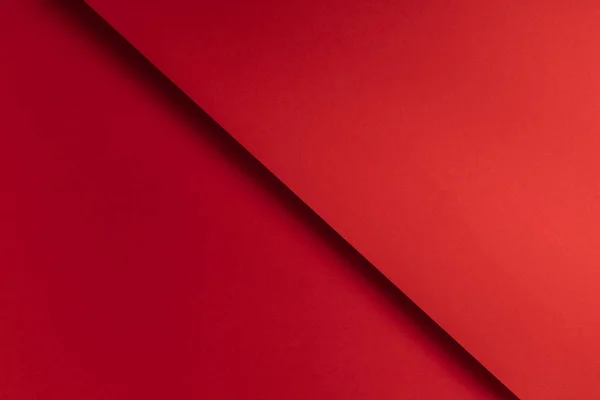 Hermoso rojo brillante abstracto papel en blanco fondo - foto de stock
