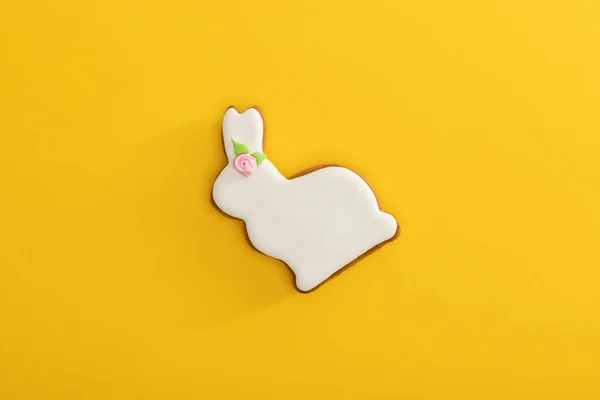 Top view of tasty easter cookie on yellow background — Stock Photo