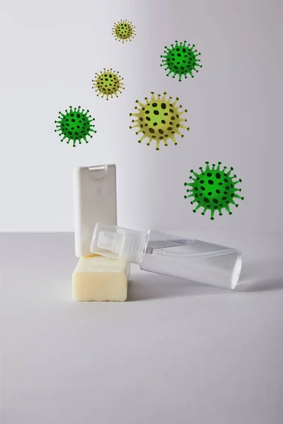 Désinfectant pour les mains en flacon pulvérisateur et savon antibactérien sur fond blanc, illustration de bactéries — Photo de stock