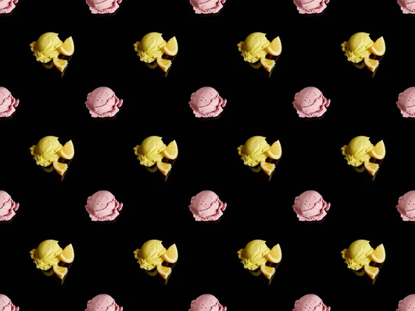 Köstliche Zitronen- und Erdbeereiskugeln isoliert auf schwarzem, nahtlosem Muster — Stockfoto