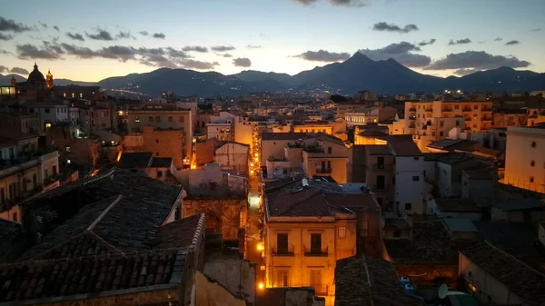 Gyönyörű Kilátás Nyílik Panoráma Tetők Palermo Hegyek Távolban — Stock Fotó