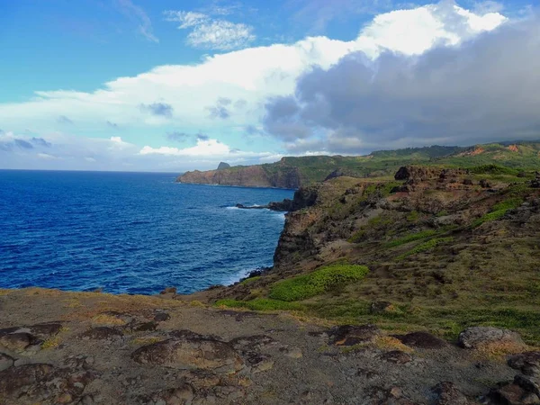 Rough Rocky Shore Blue Ocean Clouds North West Coast Maui — Stock Photo, Image