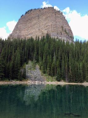 Lake Louise hiking sayısı, Lakeview trail, düz buzulların altı, göl Agnes, ayna göl, küçük ve büyük arı kovanı, Banff National Park, Amerika Birleşik Devletleri, Alberta