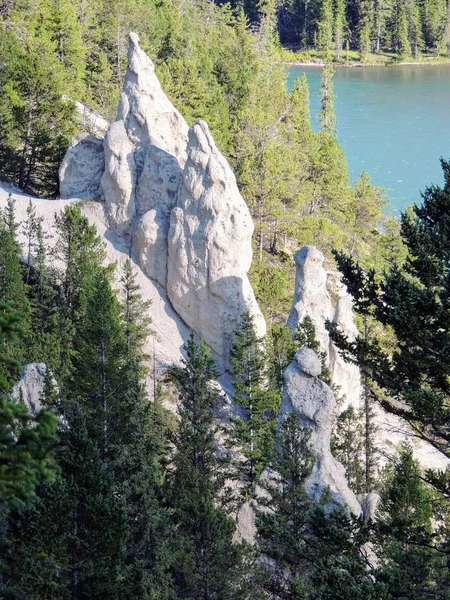 지구 피라미드 또는 바위 터널 산 및 마운트 런들, 활 골짜기에서 밴프 국립 공원, 앨버타, 캐나다 록 키 산맥, 캐나다 — 스톡 사진