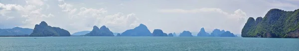 Ostrov Výhled Oceán Blízkosti Phuket Thajsko Blues Tyrkysové Zelené Oceány — Stock fotografie