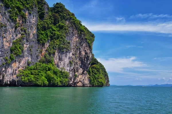 Isola Vista Sull Oceano Vicino Phuket Thailandia Con Blues Turchese — Foto Stock