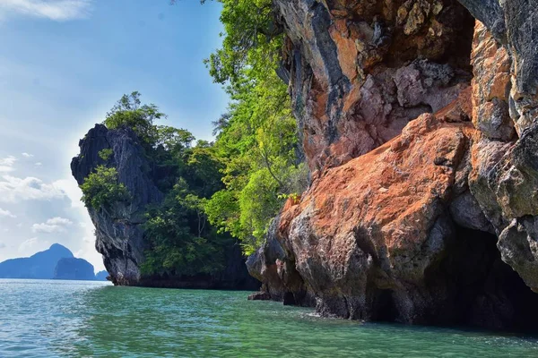 Isola Vista Sull Oceano Vicino Phuket Thailandia Con Blues Turchese — Foto Stock