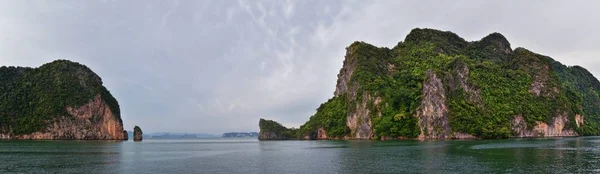 Island Ocean Views Phuket Thailand Blues Turquoise Greens Oceans Mountains — Stock Photo, Image
