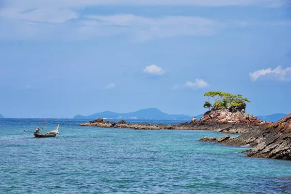 Île Vue Sur Océan Près Phuket Thaïlande Avec Blues Turquoise — Photo