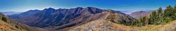 Wespe Vor Felsigen Berglandschaften Von Oquirrh Bereich Blick Auf Utah — Stockfoto