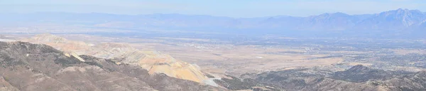 秋天的一个阳光明媚的早晨 Moab Panorama看到了美国犹他州哈尔和Jackass峡谷周围的科罗拉多河公路Ut 128的全景 犹他州峡谷和拱门国家公园附近的风景自然 — 图库照片