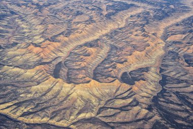 Colorado Rocky Dağları, Colorado ve Utah 'ın güneybatısındaki soyut arazi manzaraları, tepeler, kanyonlar ve kırsal şehirlerden oluşan uçaklardan panoramik görüntüler alır. Amerika Birleşik Devletleri. Usa.