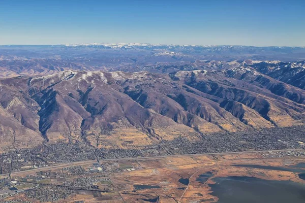 Wasatch Front Rocky Mountain Range Widok Samolotu Jesienią Tym Miast — Zdjęcie stockowe