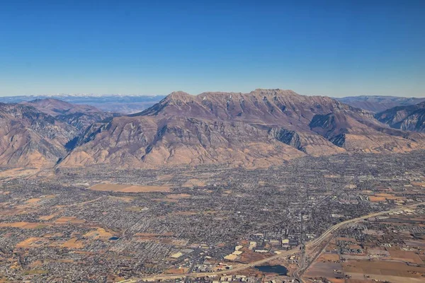 Wasatch Front Rocky Mountain Range Aerial Manzara Sonbaharda Şehir Şehirleri — Stok fotoğraf