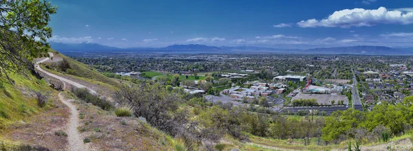 Provo Landscape和Utah Lake从Bonneville Shoreline Trail Bst 和沿着古代Bonneville湖 现为大盐湖 东部海岸线沿着Wasatch Front — 图库照片