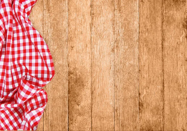  ahşap arka plan üzerinde beyaz kırmızı masa örtüsü piknik 