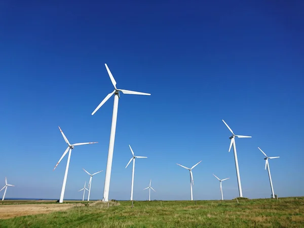 wind power plant, green power from the fans