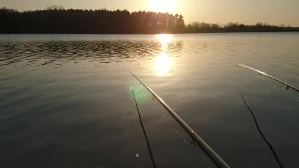Zachód Słońca Nad Jeziorem Łowienie Ryb Zachodzie Słońca — Wideo stockowe