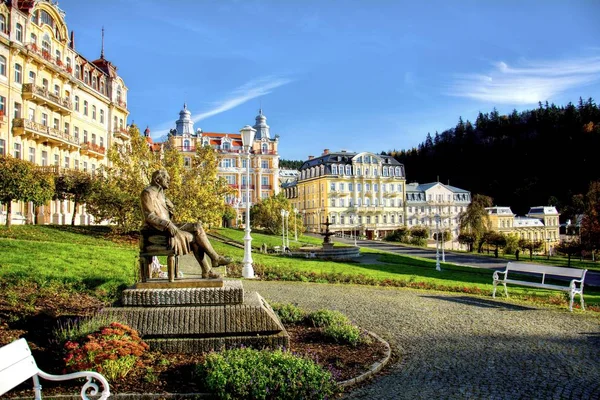 Plaza Goethe - pequeña ciudad balneario de Bohemia Occidental Marianske Lazne (Marienbad) - República Checa — Foto de Stock