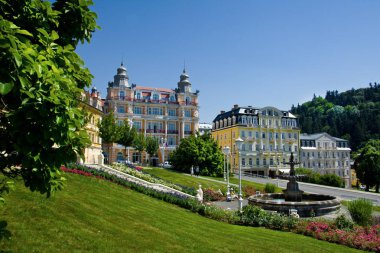 Spa merkezi - Küçük batı Bohemya kaplıca kasabası Marianske Lazne Goethe meydanı (Marienbad) - Çek Cumhuriyeti
