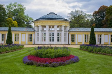 Colonnade madensuyu bahar Ferdinand küçük Batı bohem spa Town Marianske Lazne (Marienbad) - Çek Cumhuriyeti