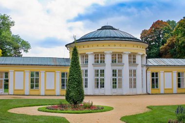 Büyük kaplıca kenti Marianske Lazne (Marienbad) - Çek Cumhuriyeti - (Eylül, Kasım 2017 yılının sonbaharında)
