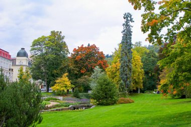 Büyük kaplıca kenti Marianske Lazne (Marienbad) - Çek Cumhuriyeti - (Eylül, Kasım 2017 yılının sonbaharında)