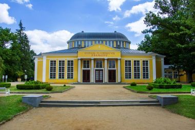 Maden suyu Hall Glauber - küçük kaplıca kenti Frantiskovy Lazne (Franzensbad) Çek Cumhuriyeti (bölge Karlovy Vary batı kısmında yaylar.)