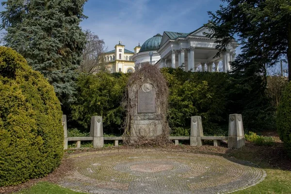 Monumento Fryderyk Chopin Cerca Columnata Principal Marianske Lazne Marienbad Gran — Foto de Stock