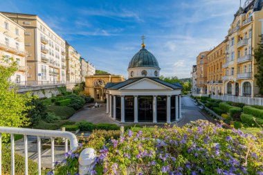 Marianske Lazne 'deki Paviolion of Cross Spring (Krizovy pramen))