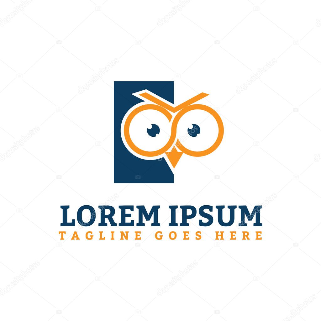 Face owl linear icon symbol design template. Owl face linear mascot design in flat style. Vector illustration EPS.8 EPS.1