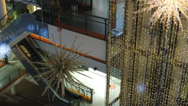 Luci a led e design brillano nel centro commerciale — Video Stock