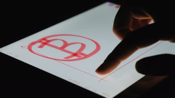 Meisje vinger schilderen op het tablet-scherm het groeitempo op jaarbasis van bitcoin. — Stockvideo